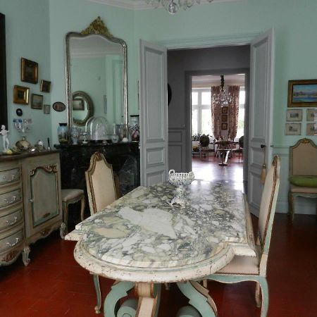 La Maison de l'Ambassadeur Saint-Jean-dʼAngély Extérieur photo