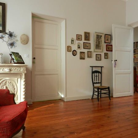 La Maison de l'Ambassadeur Saint-Jean-dʼAngély Extérieur photo