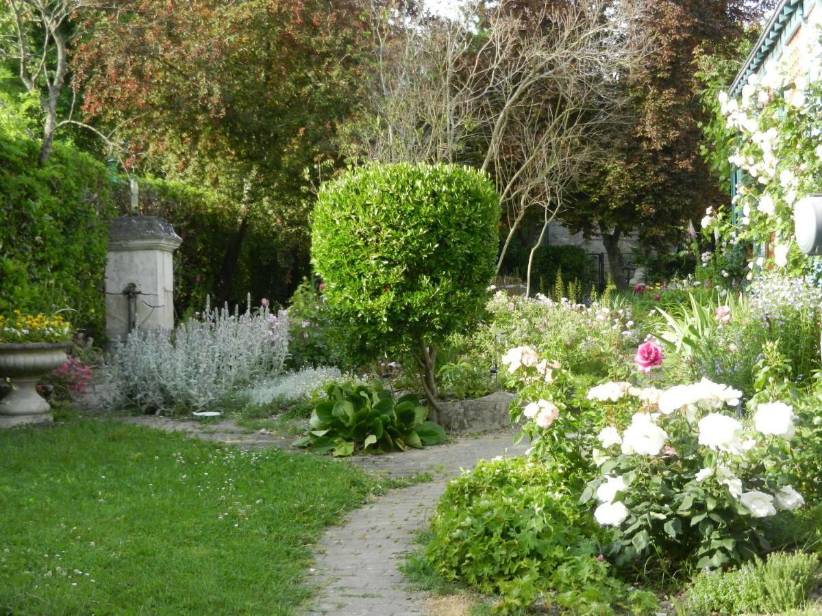La Maison de l'Ambassadeur Saint-Jean-dʼAngély Extérieur photo